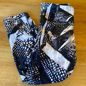 Lululemon crop size 6